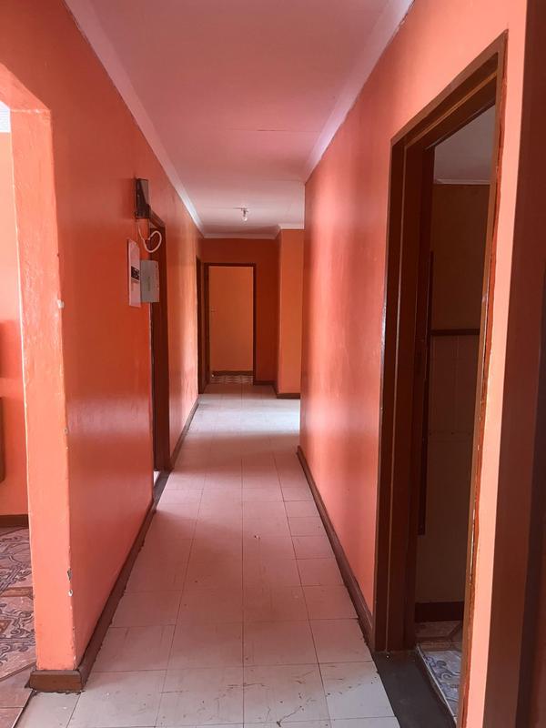 4 Bedroom Property for Sale in Montshioa North West